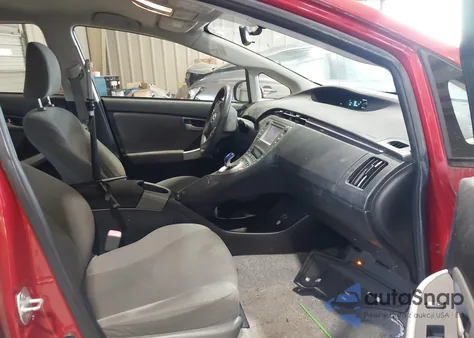 2013 Toyota Prius Three z USA, uszkodzony, nr VIN JTDKN3DU2D5699746